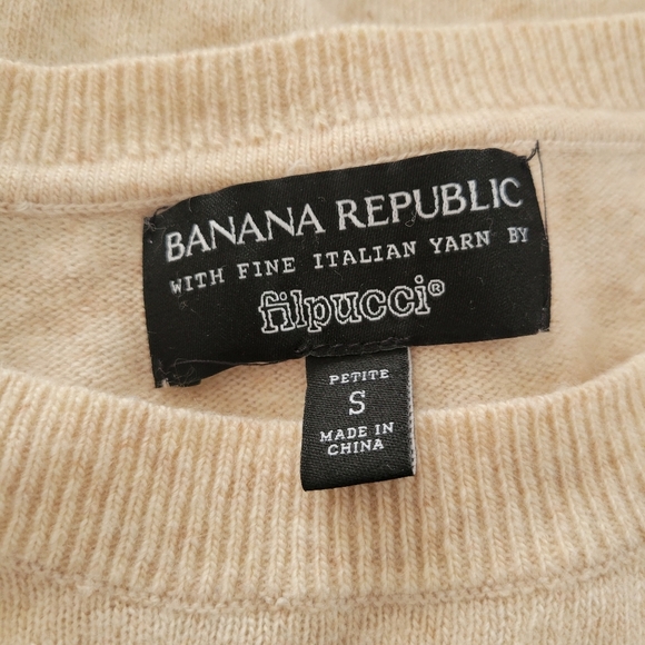 Banana Republic Sweater • Italian Yarn • Filpucci • Cream • Small Petite - Picture 5 of 5